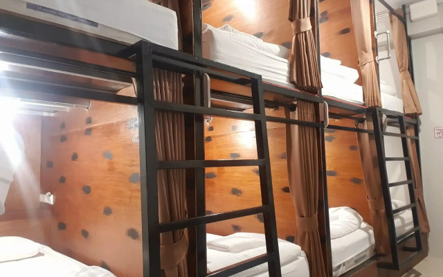 The 8 Factory Hotel Phitsanulok