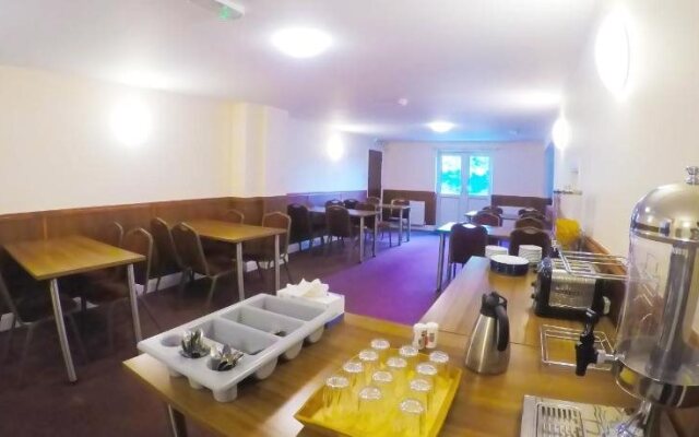 Shepiston Lodge Heathrow
