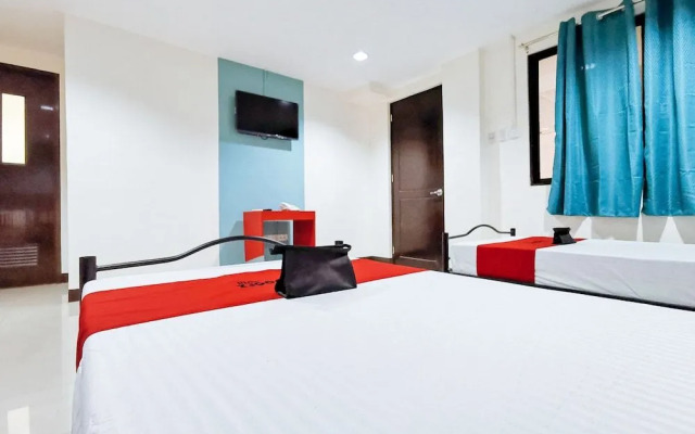 RedDoorz Plus near Ateneo de Davao