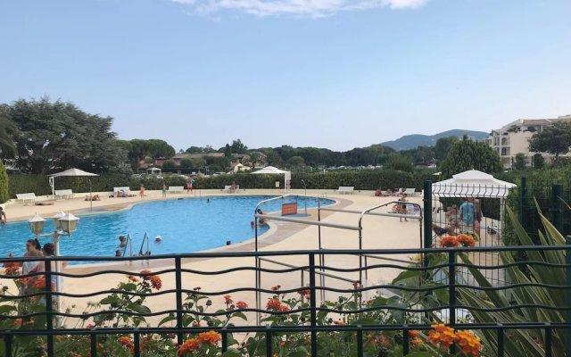 Studio in Mandelieu-la-napoule, With Wonderful Mountain View, Pool Access, Enclosed Garden - 1 km From the Beach