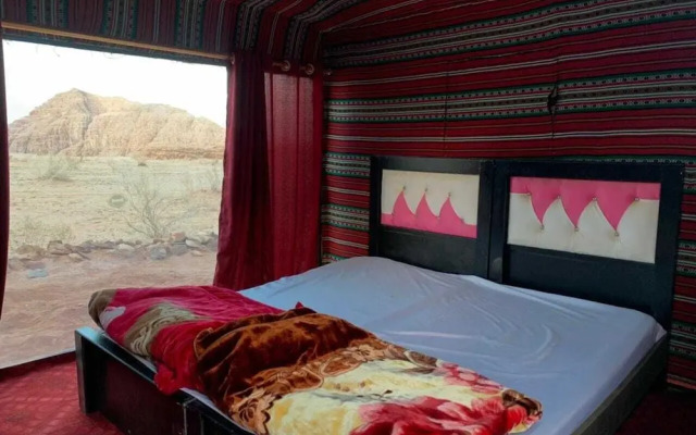 Beduin star trail camp