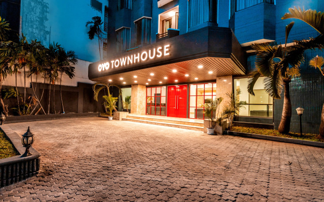 Super OYO Townhouse 2 Hotel Gunung Sahari