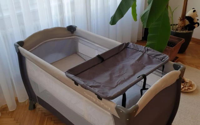 Sunny and spacious apartment near city centre