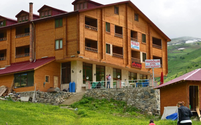 Yedigoller Hotel & Restaurant