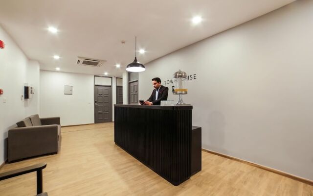 Oyo Townhouse 125 Medawas