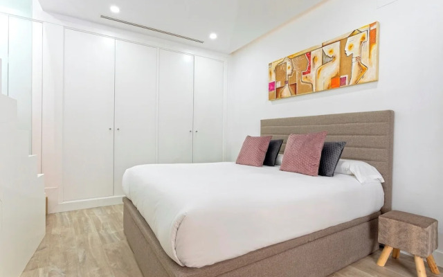 Marvelous 2-bedroom Apartment With Terrace in Triana. Castilla II