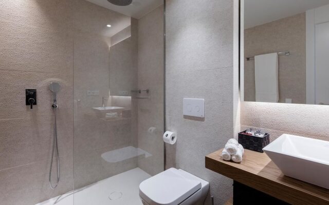 Francisco Silvela Apartment