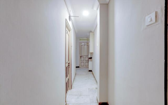 SPOT ON 75361 Sarovar Inn