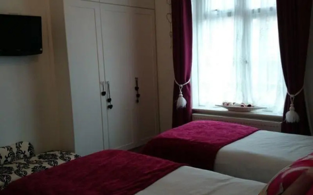 Robertsbrook Guest House