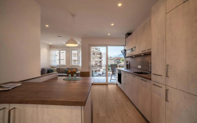 City-apartment Flora