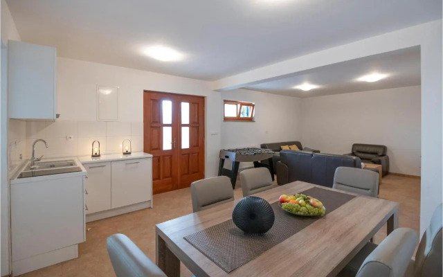 Three-Bedroom Holiday Home in Imotski