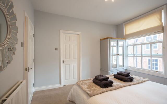 Castle Street Apartment