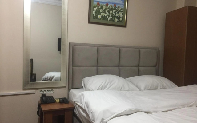 Istanbul Paris Hotel & Hostel