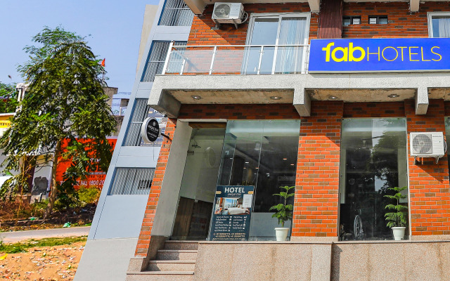 Fabhotel Unique Stay