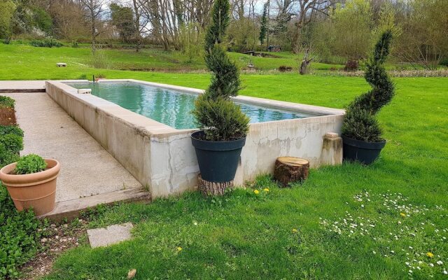 Property With 5 Bedrooms in Saint-paul-de-varax, With Private Pool, Fu