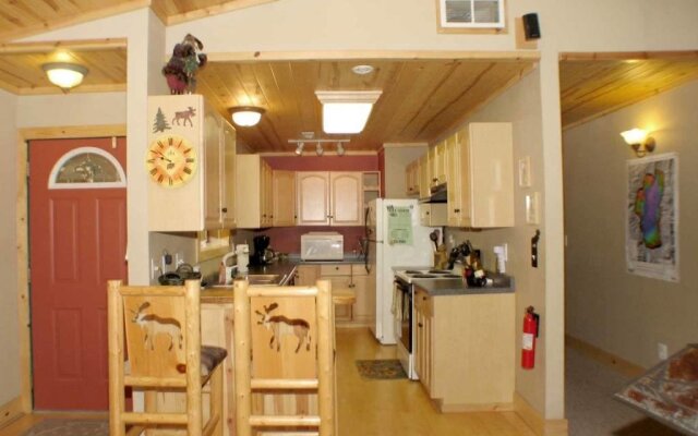 The Bear's Den   1965np 3 Bedroom Cabin by RedAwning