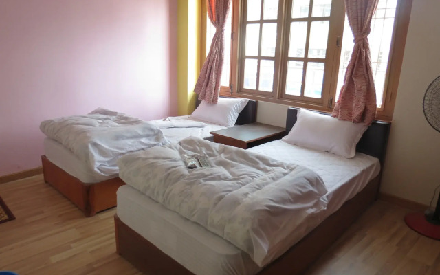 Hotel Om