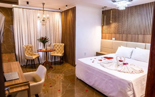 Ellus Hotel