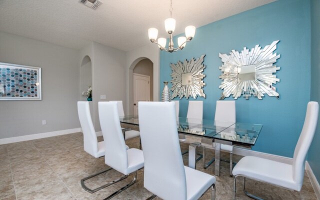 Solterra - 4104 Oaktree Drive