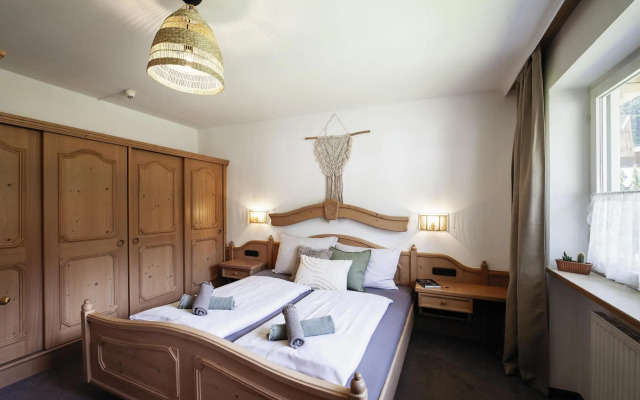 PineTree Lodge