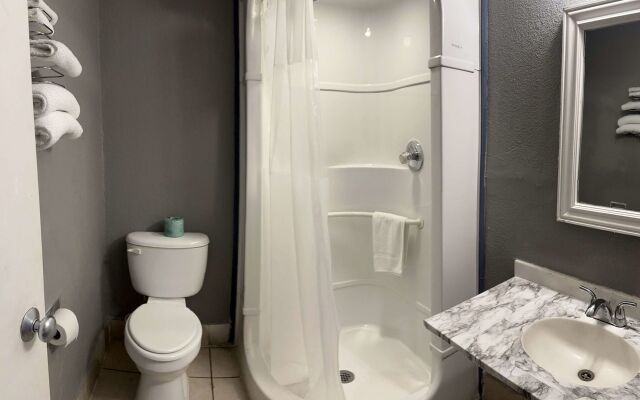 Americas Best Value Inn & Suites Groves Port Arthur