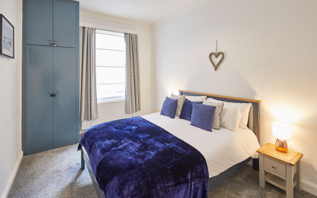 Host Stay The Lookout