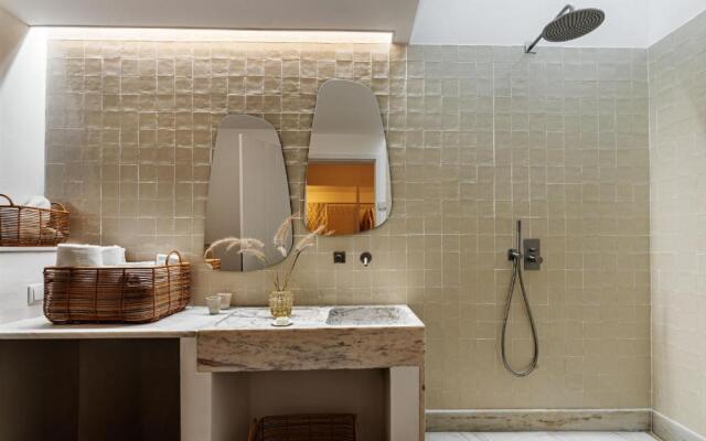Cenoura-Brava Villas & Suites.