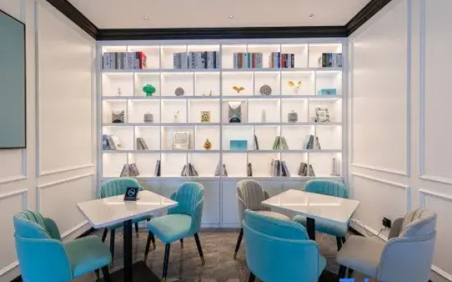 Xana Lite Hotel (Jimo Gucheng Baolong Guangchang)