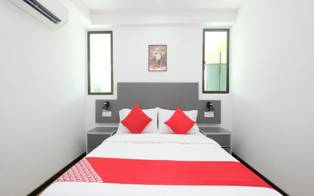 OYO 44043 First Garden Hotel