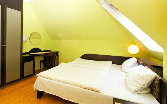 Hotel N
