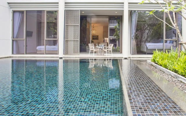Luxury Oceanfront_pool access apartment