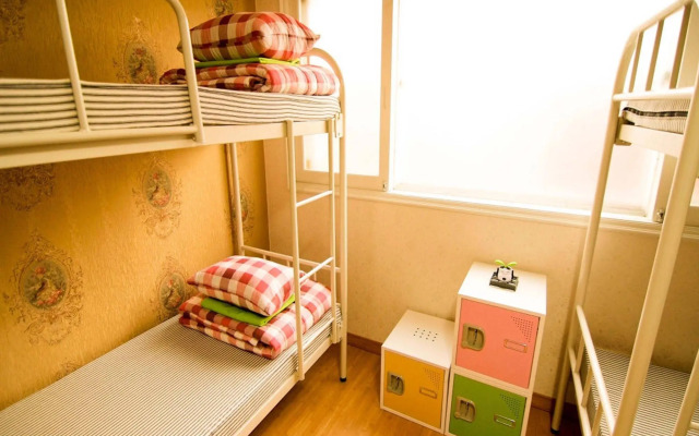 Kimchee Hongdae Guesthouse - Hostel