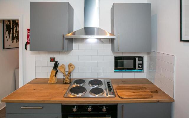 Contractor & Leisure & En-Suite Bathrooms & Free Parking