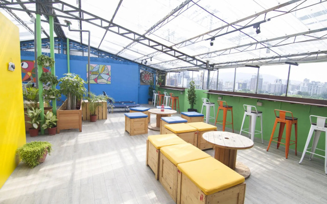Uno Backpackers Inn