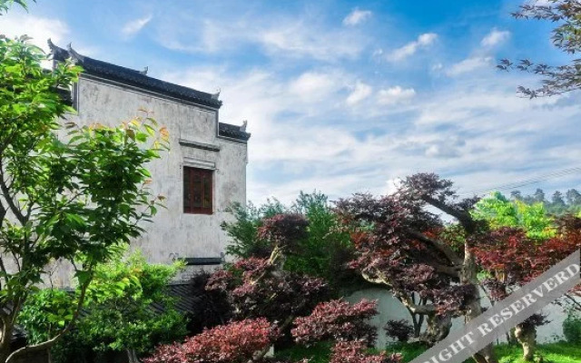 Houtang Holiday Manor