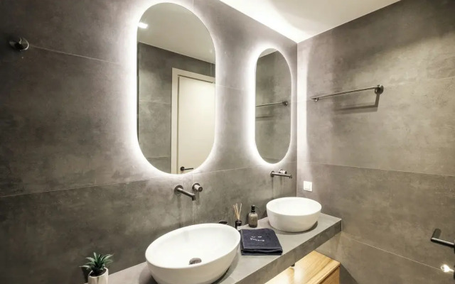 Exceptional Acropolis Suite by Cloudkeys