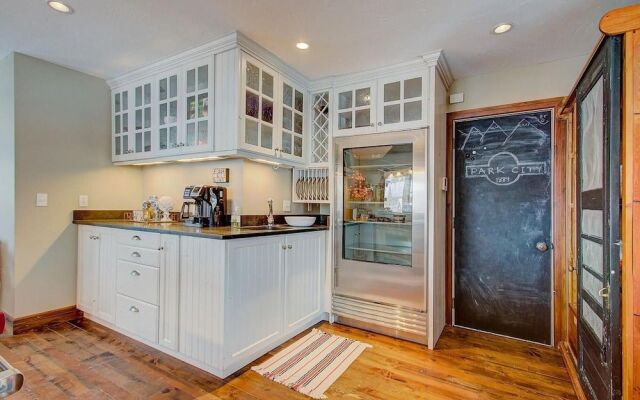 Coopers Collection 10 - Hillside Overlook