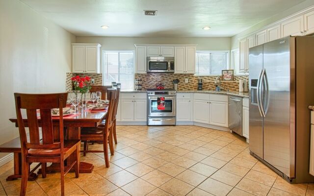 Babes in Toyland - 3 Br Home