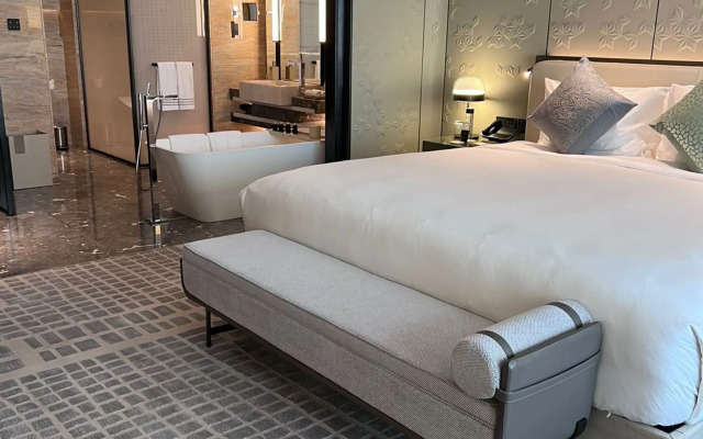 Narcissus The Royal Hotel