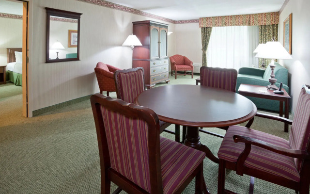 Four Points by Sheraton Point Edward Sarnia