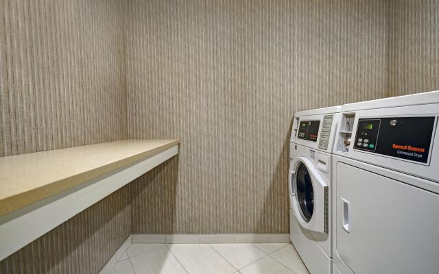 Holiday Inn Express & Suites Cincinnati Riverfront by IHG