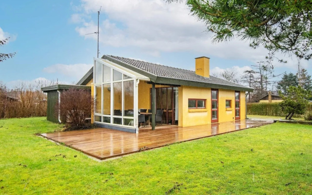 Peaceful Holiday Home in Børkop near Sea