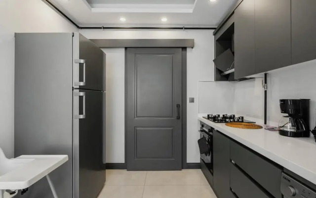 Duplex w Balcony Terrace 5 min to Beach