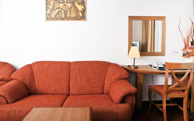 Hotel Cleopatra