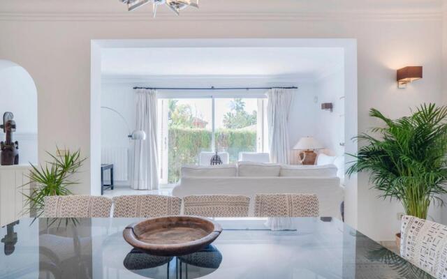 Charming 4bedroom Villa in Los Monteros Beach