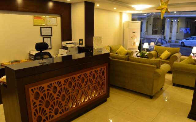 Golden Night Apartments