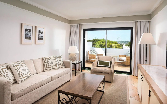 Pine Cliffs Suites