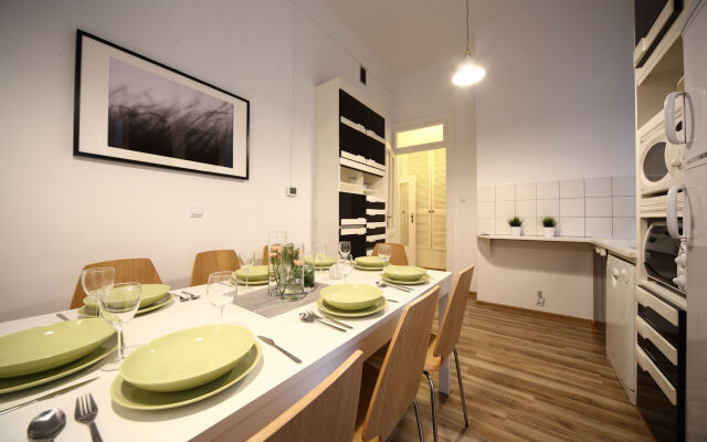 FriendHouse Apartments - Old Town