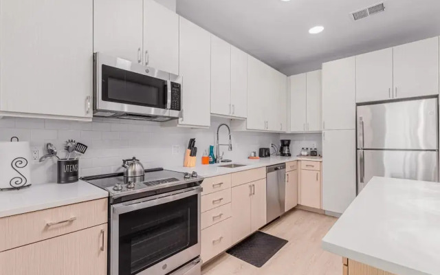 Lavish Retreat City Views DC