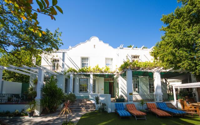 Mountain Manor Guest House & Executive Suites
